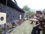 herman-deru-ikut-lomba-tembak-reaksi-eksekutif-dan-kapolda-sumsel1.jpg