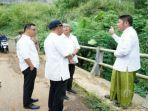 herman-deru-tinjau-pembangunan-jembatan-ayek-betung-kota-pagaralam1.jpg