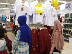 hypermart-pakaian-sekolah_20180601_163902.jpg