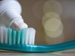 ilustrasi-sikat-gigi-dan-pasta-gigi_20150415_082343.jpg