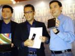 intel-indonesia-memamerkan-komputer-seukuran-dua-ibu-jari_20150505_162351.jpg