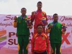 jauhari-johan-saat-upacara-penghormatan-pemenang_20151112_162221.jpg