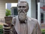 john-pemberton-penemu-formula-coca-cola_20180228_134812.jpg