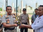 kapolresta-palembang-kombes-pol-didi-hayamansyah-didampingi-kapolsek-plaju-akp-rizka-aprianty.jpg