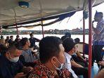 kegiatan-hipmi-pariwisata-saat-melintasi-dan-mempelajari-sejarah-dari-perairan-sungai-musi-2.jpg
