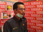 ketua-badan-pengawas-pemilu-banwaslu-ogan-ilir-darmawan-iskandar-2.jpg