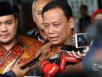 ketua-bawaslu-abhan-memberi-keterangan.jpg