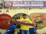 ketua-umum-suporter-sriwijaya-mania-edi-ismail22.jpg