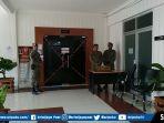 kpk-segel-tiga-ruangan.jpg