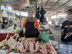 Harga Daging Ayam Potong di Pasar Indralaya Kabupaten Ogan Ilir Turun Tipis