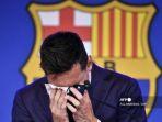 legenda-hidup-barcelona-lionel-messi-menangis.jpg