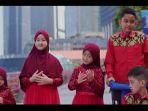 lirik-sholawat-Al-Hijrotu-versi-Keluarga-Nahla.jpg