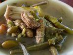 lisa-viranda-sayur-asem-di-rm-sayur-asem-betawi-h-masa-tangerang-selatan.jpg