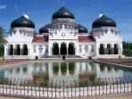 masjid-raya-baiturrahman-aceh_20150515_102139.jpg