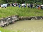 mayat-di-sungai-irigasi-OKUT.jpg