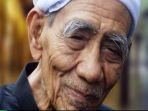 mbah-moen-atau-kh-maimun-zubair.jpg