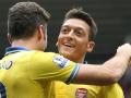 mesut-ozil-dan-oliver-giroud.jpg