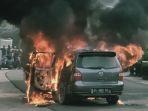 mobil-fauzi-terbakar.jpg