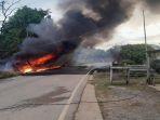 mobil-terbakar-di-Keluang.jpg