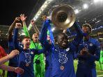 ngolo-kante-angkat-trofi-liga-champions.jpg