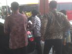 oleh-oleh-jokowi_20150906_103838.jpg