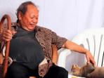pak-raden-dan-kucingnya_20151031_092909.jpg