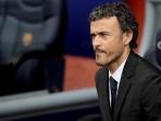pelatih-barcelona-luis-enrique-duduk.jpg