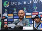 pelatih-timnas-u-16-indonesia-fakhri-husaini-dalam-jumpa-pers-di-malaysia-kamis-2092018_20180921_101403.jpg