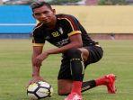 pemain-baru-sriwijaya-fc-valentino-telaubun.jpg