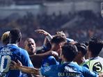 pemain-dari-persib-bandung-saat-merayakan-selebrasi-bersama_20181004_132509.jpg