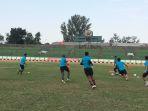 pemain-sriwijaya-fc-latihan-di-stadion-siliwangi-bandung.jpg