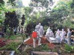 pemakaman-pasien-covid-19-di-kabupaten-oku.jpg