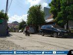 pengendara-tengah-melintas-di-bawah-terik-matahari.jpg
