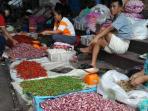 penjual-cabai-dan-bawang-merah-di-palembang_20160123_071927.jpg