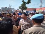 perusakan-kantor-lurah_20180115_191830.jpg