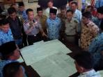 pihak-investor-perkebunan-pt-bina-saint-pt-mhp-pt-tas_20160919_140930.jpg