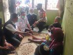 plh-bupati-muara-enim-h-nasrun-umar-memberikan-bantuan-untuk-korban-kebakaran.jpg