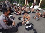 polda-banten-mengamankan-75-orang-saat-berunjuk-rasa-di-depan-kantor-gubernur-banten.jpg