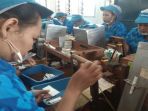 produksi-rokok-djarum-kretek_20180714_004959.jpg