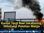 puluhan-warga-jakabaring-menggelar-aksi-demo.jpg