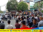 puluhan-warga-lahat-demo-penghina-abdul-somad_20180323_141741.jpg