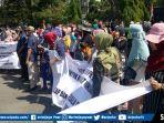 ratusan-pedagang-ptm-serelo-lahat-demo-2.jpg