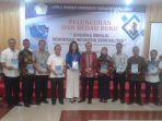 rektor-universitas-taman-siswa-palembang-dr-joko-siswanto-peluncuran-buku_20171228_165020.jpg