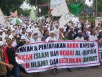 ribuan-umat-islam-di-palembang-menuntut-gubernur-dki-ahok_20161014_140505.jpg