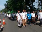 ribuan-warga-lahat-pawai-mengenakan-sarung-keliling-kota-lahat_20161022_101743.jpg