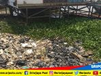 sampah-dan-eceng-gondok-memenuhi-pinggiran-sungai-musi-232_20181027_133012.jpg