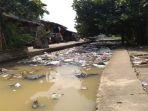 sampah-mememnuhi-sungai-tawar.jpg