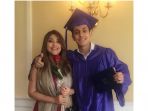 sarah-azhari-hadiri-wisuda-anaknya-albany-ray_20180609_220444.jpg