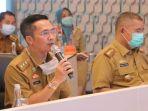 sekda-kota-palembang-ratu-dewa-saat-melakukan-video-conference.jpg