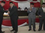 sekda-sumsel-nasrun-umar-saat-menghadiri-rapat-paripurna-istimewa-xx12_20180528_171227.jpg